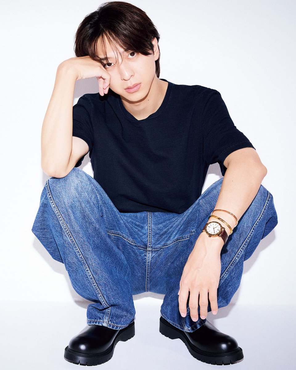 madameFIGARO_jp's tweet image. 現在発売中のフィガロジャポン1月号。フィガロオムには #timelesz の #寺西拓人 がハイジュエリーを纏い、本誌初登場！オンラインでは、公開を間近に控える映画『天文館探偵物語』の諸江亮監督が見た、俳優・寺西拓人へのコメントも特別公開。
buff.ly/sePGv3g 
#テラ #テラ盛り #タイムレス…