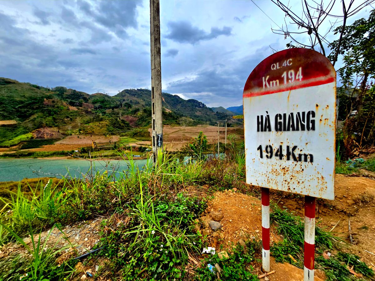Boss1881's tweet photo. Hà Giang Loop Day 3 🇻🇳 Mèo Vạc to Bảo Lạc
https://t.co/u3CAZkp65g
From Cliffs to Uncharted Roads
#HaGiangLoop #TravelVietnam #Travel #Adventures #Vietnam #RenOverSea #Motovlog  #NorthernVietnam #VietnamAdventure #HaGiangLoop #VietnamTravel #CauBang #BaoLac #MeoVac https://t.co/n8N4T1vgWc