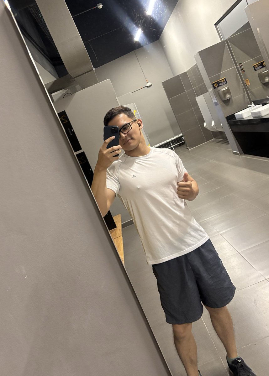 Llanten23's tweet photo. Ya nadie se fija en los sentimientos, ahora todo es cuerpo… 😏 https://t.co/wHJULrwqKq