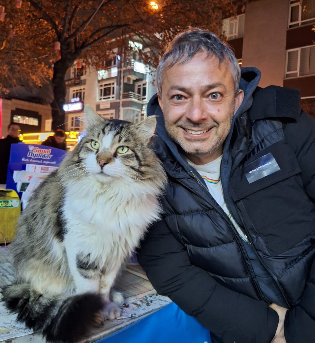 Günaydın.
Okullarda tüm çocuklarımıza 1 öğün ücretsiz ve sağlıklı yemek istiyoruz. İmza topluyoruz. Haberiniz olsun.
birogunyemek.tip.org.tr

(Patili dostları da unutmayalım. Onlar kendi beslenir de siz yine bir hal hatır sorun şu soğuklarda😉😻🚨🐶)