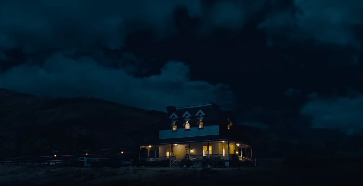 It's wild to know future movie tie-ins in Horizon Worlds can just look like the one on the right after 5 minutes of labor.