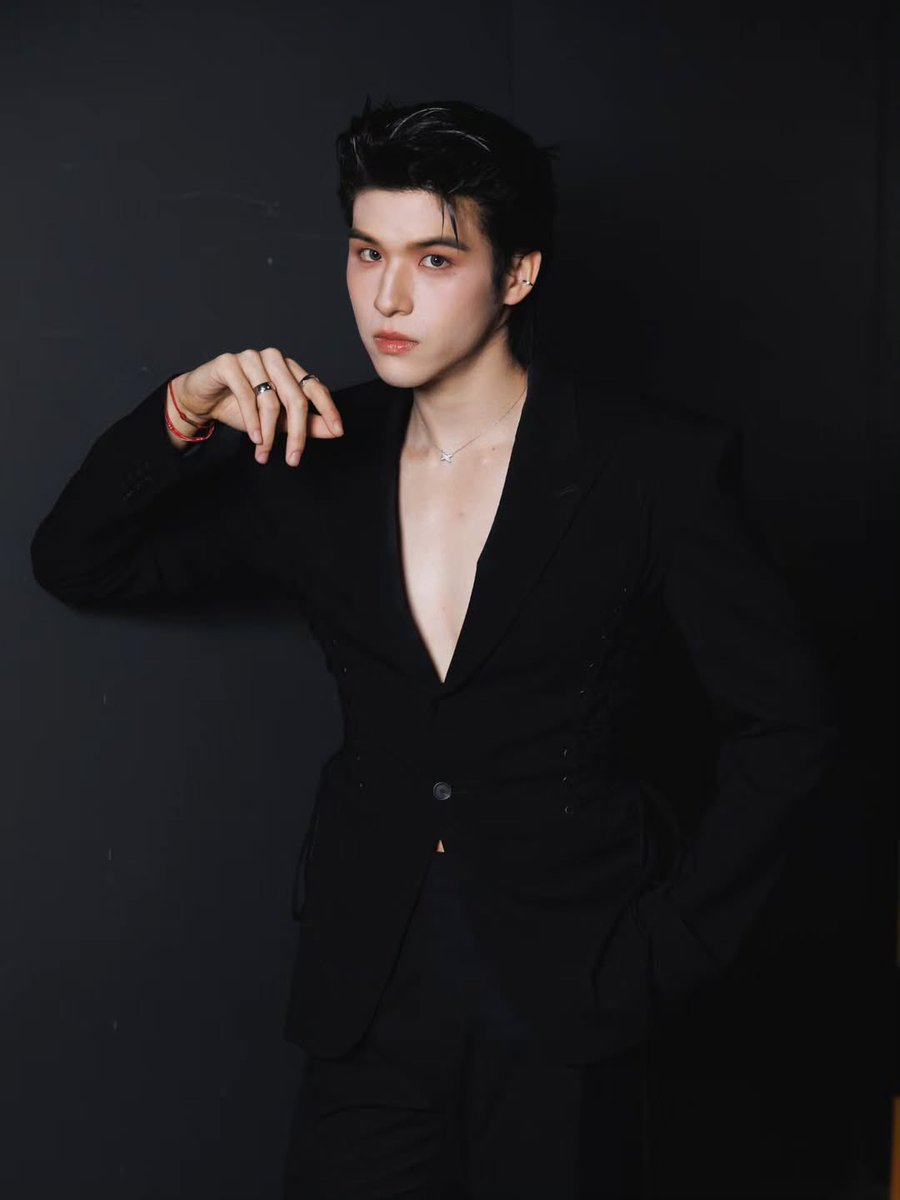 Patt_patt123's tweet image. โฮหล่อมาก​ หุ่นดีมาก​ เกิดมาเพื่อเป็นดาราจริงๆ​ ภูมิใจในความหล่อนี้อะ​ ยอดพีระมิดสุดๆ​ 😊

#skywongravee