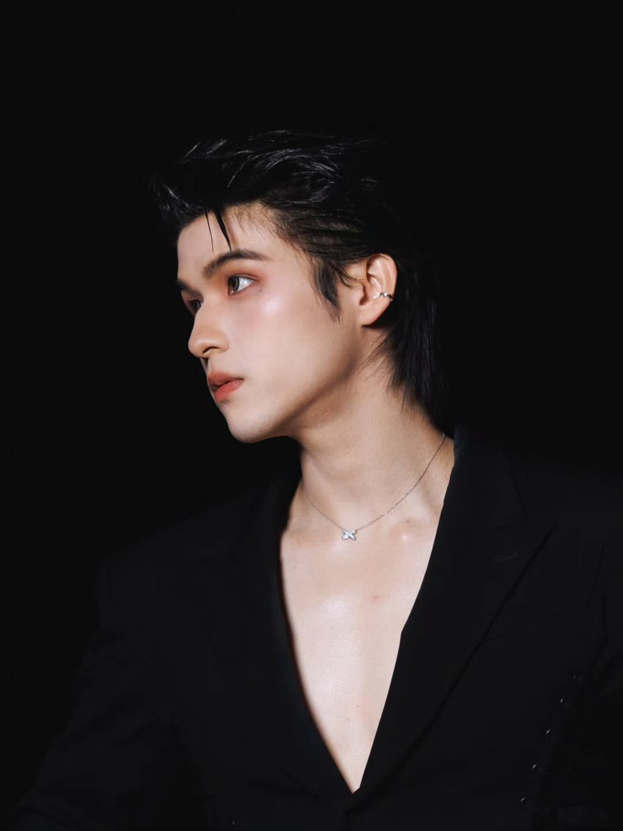 Patt_patt123's tweet image. โฮหล่อมาก​ หุ่นดีมาก​ เกิดมาเพื่อเป็นดาราจริงๆ​ ภูมิใจในความหล่อนี้อะ​ ยอดพีระมิดสุดๆ​ 😊

#skywongravee