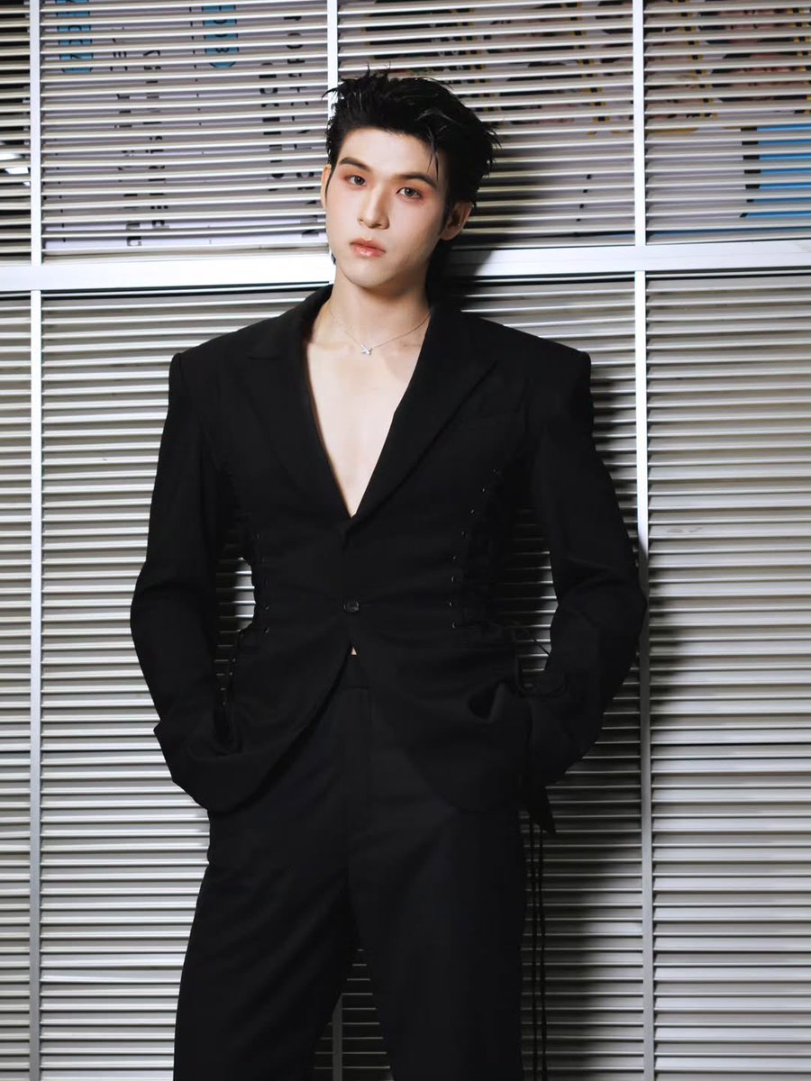 Patt_patt123's tweet image. โฮหล่อมาก​ หุ่นดีมาก​ เกิดมาเพื่อเป็นดาราจริงๆ​ ภูมิใจในความหล่อนี้อะ​ ยอดพีระมิดสุดๆ​ 😊

#skywongravee