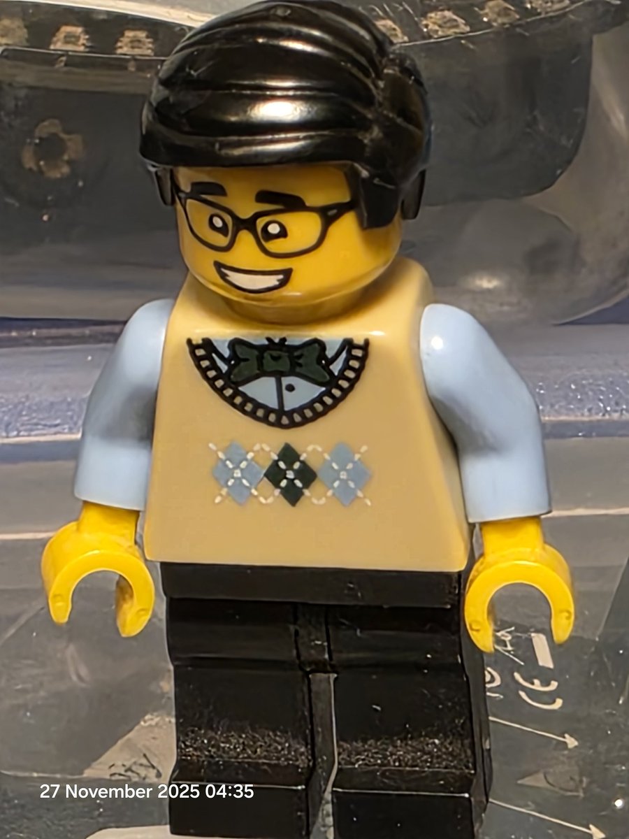 TsuiAllen's tweet image. As promised, today's #morningmugshot #StuffOffMyDesk is this Lego mini-figure of me because I'm off to Portsmouth today to attend a #CodingSuccess2025 workshop with the terrific team from @raisingrobots