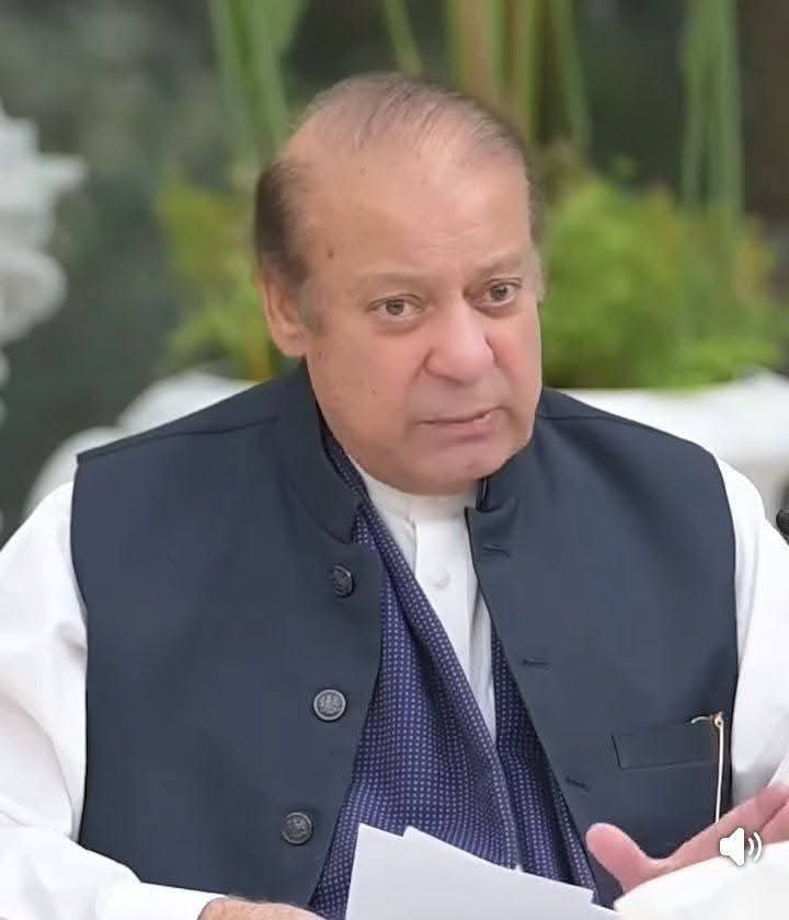 میاں نواز شریف کی شادی 
1971 میں کلثوم ریحانہ بٹ سے ہوئی، اور نکاح کے بعد وہ بیگم کلثوم نواز کے نام سے جانی جانے لگیں۔ میاں صاحب اپنی اہلیہ سے صرف ایک سال بڑے تھے۔ شادی کے بعد بھی محترمہ کلثوم نواز نے تعلیم کا سلسلہ نہیں توڑا۔ کم لوگ واقف ہیں کہ انہوں نے فلسفہ میں اپنا مقالہ لکھا