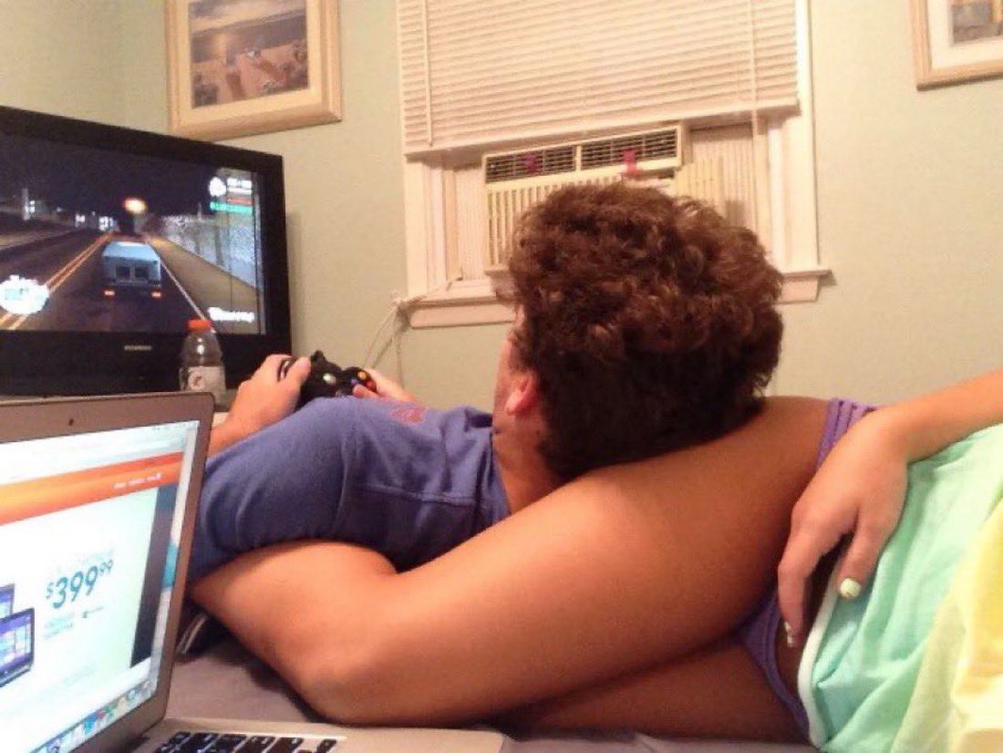 me and who (@twetsfyp) on Twitter photo 