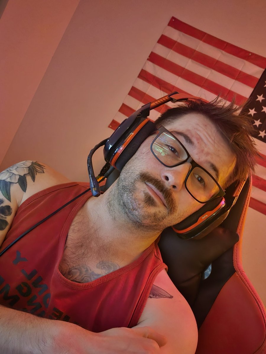 KiltedH's tweet image. Doin' Tarkov tings with the friendo. Hope to see y'all there! 

Haoot Thanksgiving to those who celebrate 🥰

Twitch.tv/kiltedhavok