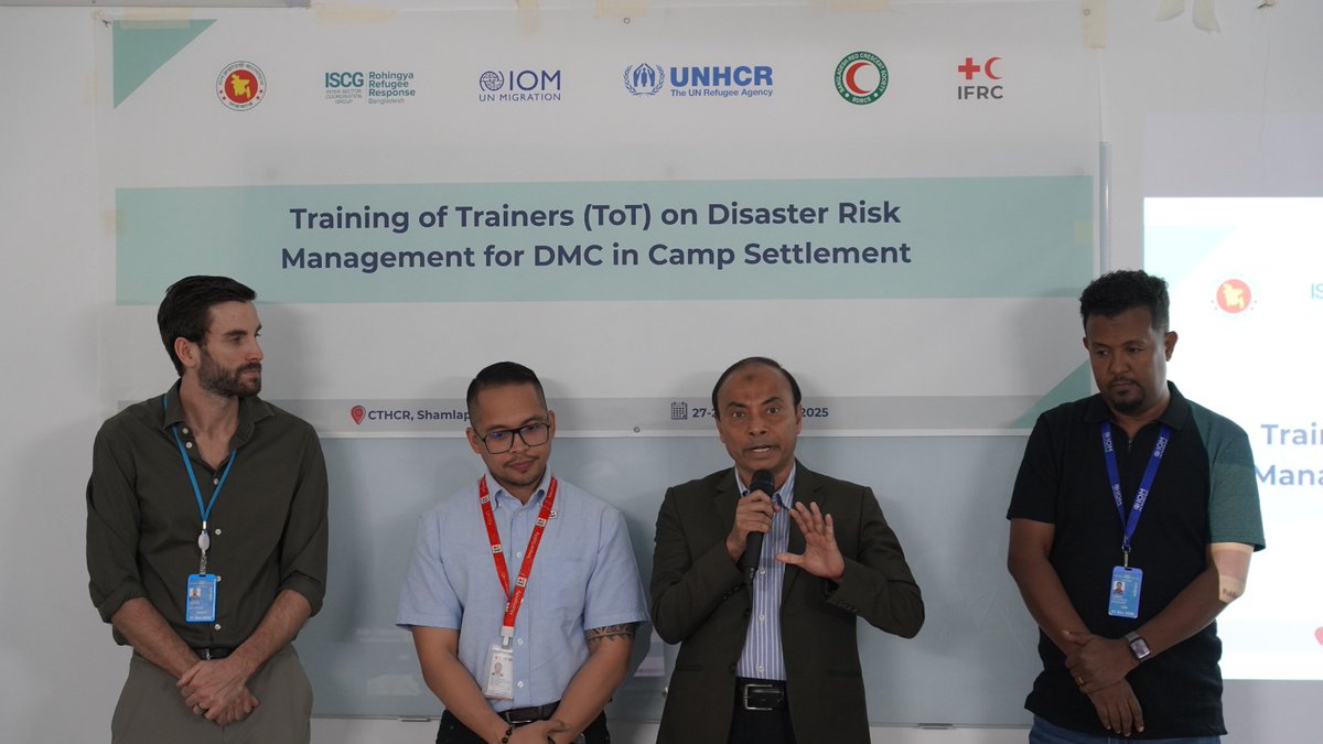 arafin_karim's tweet photo. To @BDRCS1, strengthening #DRM coordination mechanism is one of the key priorities for better functioning #DRM system in #Coxsbazar #CampSettlememt 🇧🇩
👇
Implementing joint 🤝 #CSI with @UNHCR_BGD @IOMBangladesh @RohingyaResp #RRRC

Happening now 👉 #ToT on #DRM for #DMCs.
@ifrc https://t.co/JJzQ9MYHqK