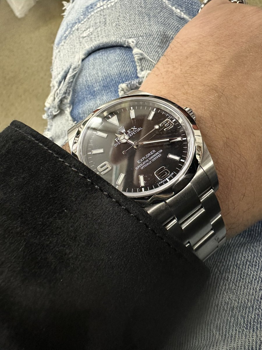 hir_o_system's tweet photo. 今夜は久しぶりに高校の同級生との飲み会🍻
楽しみ😁✨
#ROLEX #ロレックス #エクスプローラー1
#ex1 #214270 #EXPLORER1 #エクスプローラー https://t.co/tzJhOwUHeR