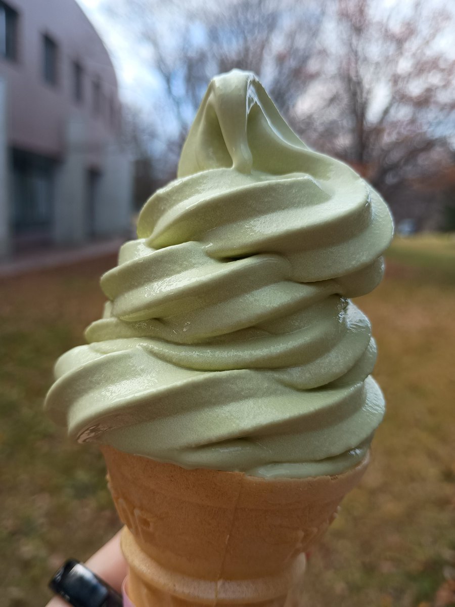 Iwate_puPR's tweet image. ＼朗報！＃県大ソフト 抹茶味復活のお知らせ🍵／
世界的な抹茶ブームのあおりを受け休止していた抹茶味が復活✨️
生協スタッフさんが独自ルートで発掘したそうです、ありがとうございます！

ただ、また休止となる可能性もあるそうなので、お早めにお召し上がりください🏃💨