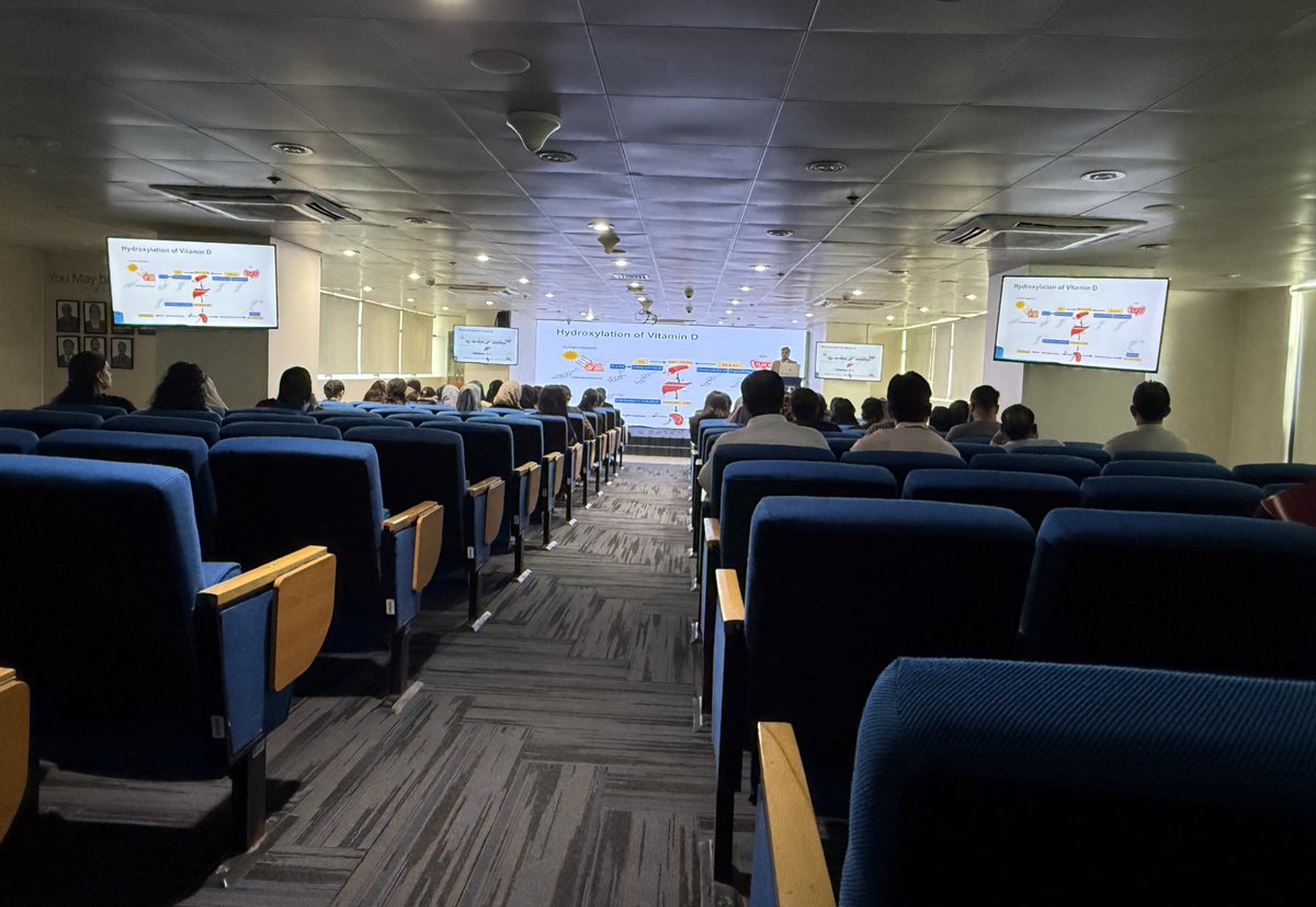 ChughtaiLab's tweet image. Today at @ChughtaiLab Grand Rounds - &apos;A Silent Epidemic - Vitamin D Deficieny in Pakistani Population&apos; by Dr Zahid Naveed, Resident Pathologist in the Department of Chemical Pathology. 

#NeverStopLearning 
#OneNationOneLab