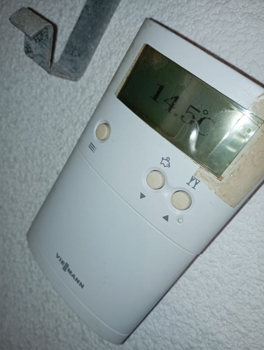 #jeudiphoto 📸 #Températures 🌡️

... il fait 14,5 Macrons chez moi ce matin...

Combien chez toi ? 

( ...j'économise pour les #PiecesJaunes de Janvier 2026... )