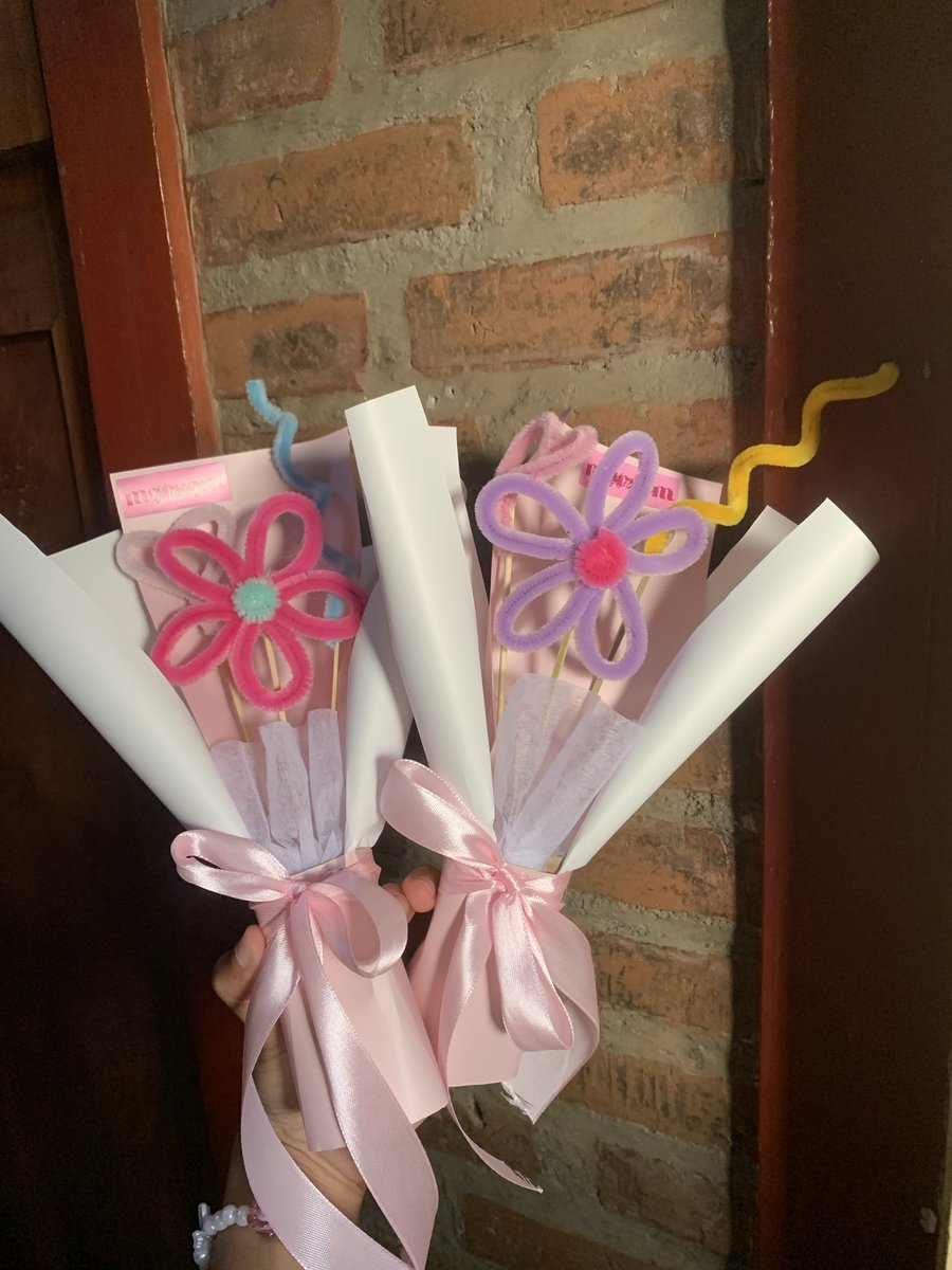milkteec's tweet photo. 🌷OPEN PRE ORDER BUKET BUNGA🌷
– pipe cleaner start from 10k
– bisa request budget
– pengiriman shopee, gosend atau cod
– jogja
#wts #zonauang https://t.co/w52f3Ec8Y9