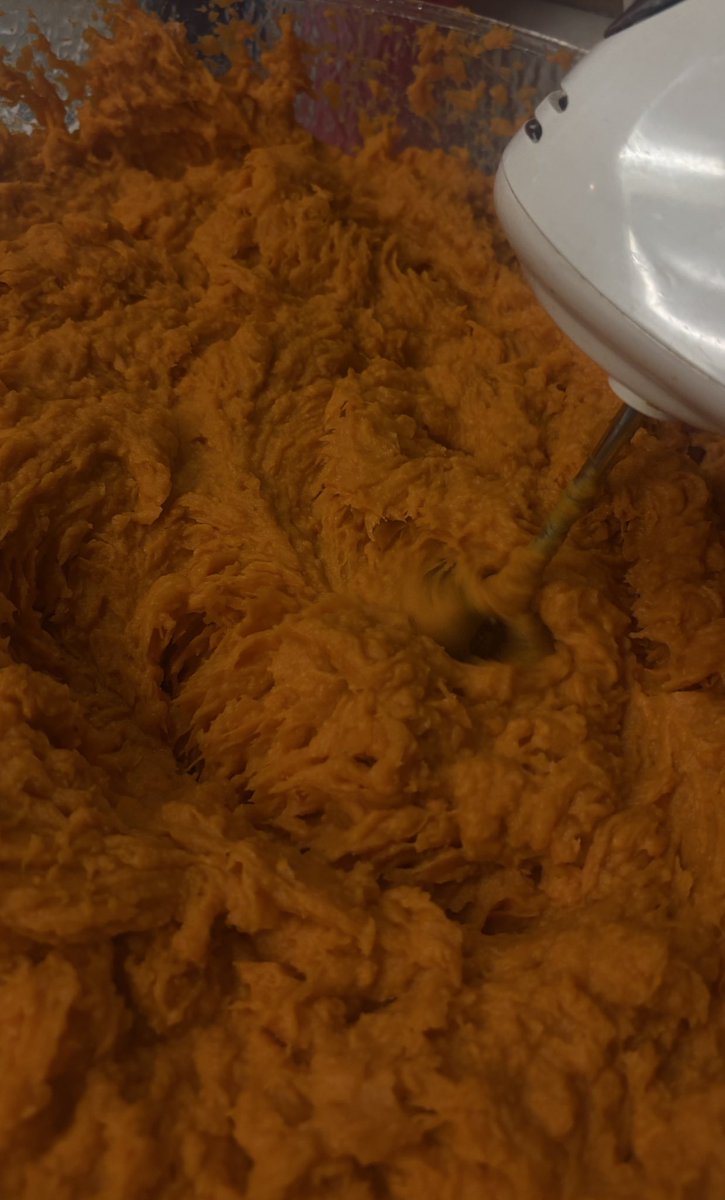 positiveelisee's tweet photo. Homemade sweet potato pie!! https://t.co/lCXa2pUT5o