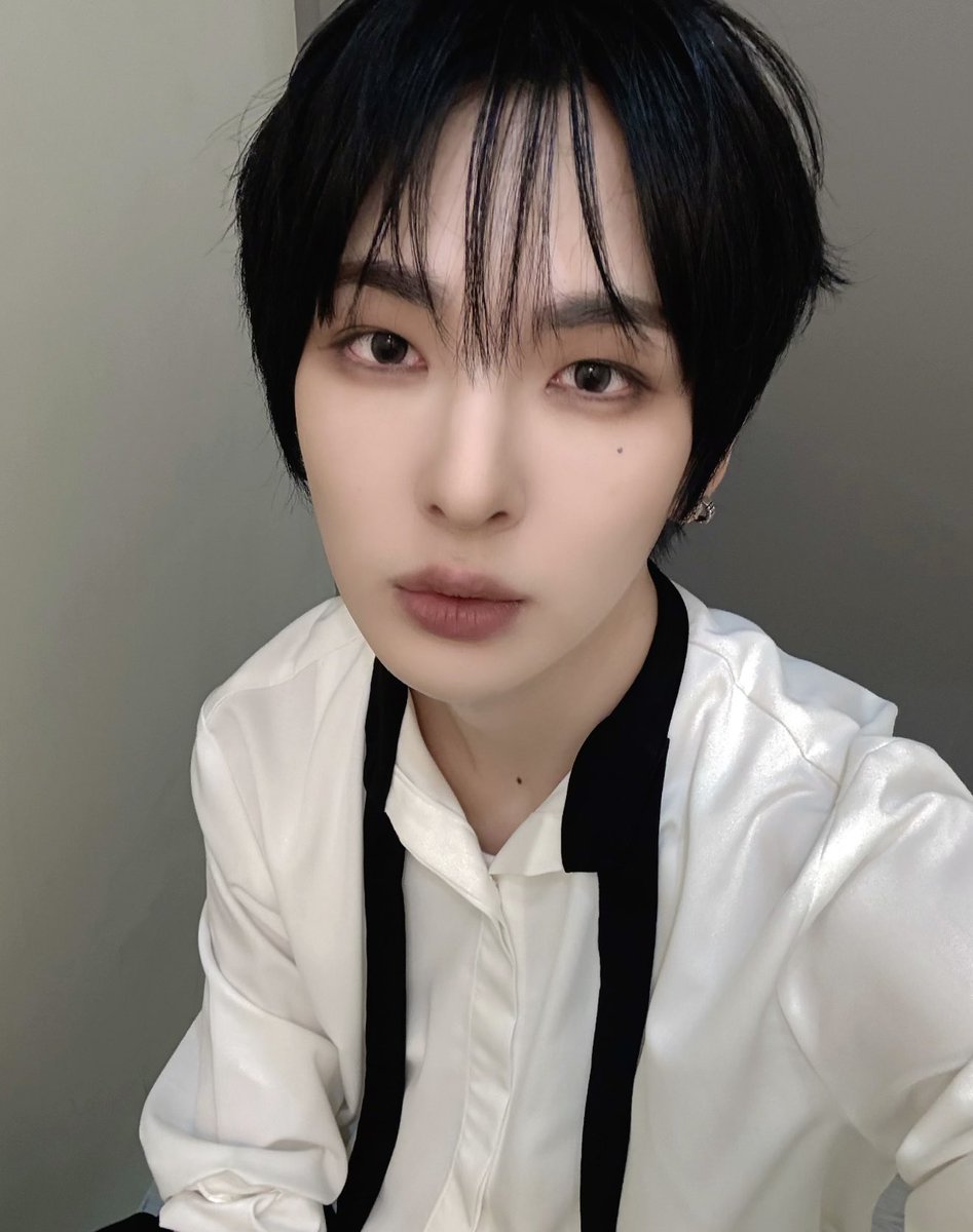 by_EPEX's tweet photo. 배 안고파??

#EPEX #이펙스 #MU #뮤 https://t.co/6DELYIow9A
