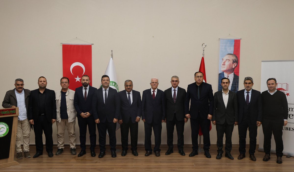 Üniversitemiz İlahiyat Fakültesi bünyesinde 29 Mayıs Üniversitesi Kur’an Araştırmaları Merkezi Bilim Kurulu Üyesi Prof. Dr. Yusuf Şevki Yavuz'un konuşmacı olduğu “İslam’ı Yeniden Yaşamak’’ konulu bir konferans düzenlendi.
Detaylar için: igdir.edu.tr/blog/haberler-…