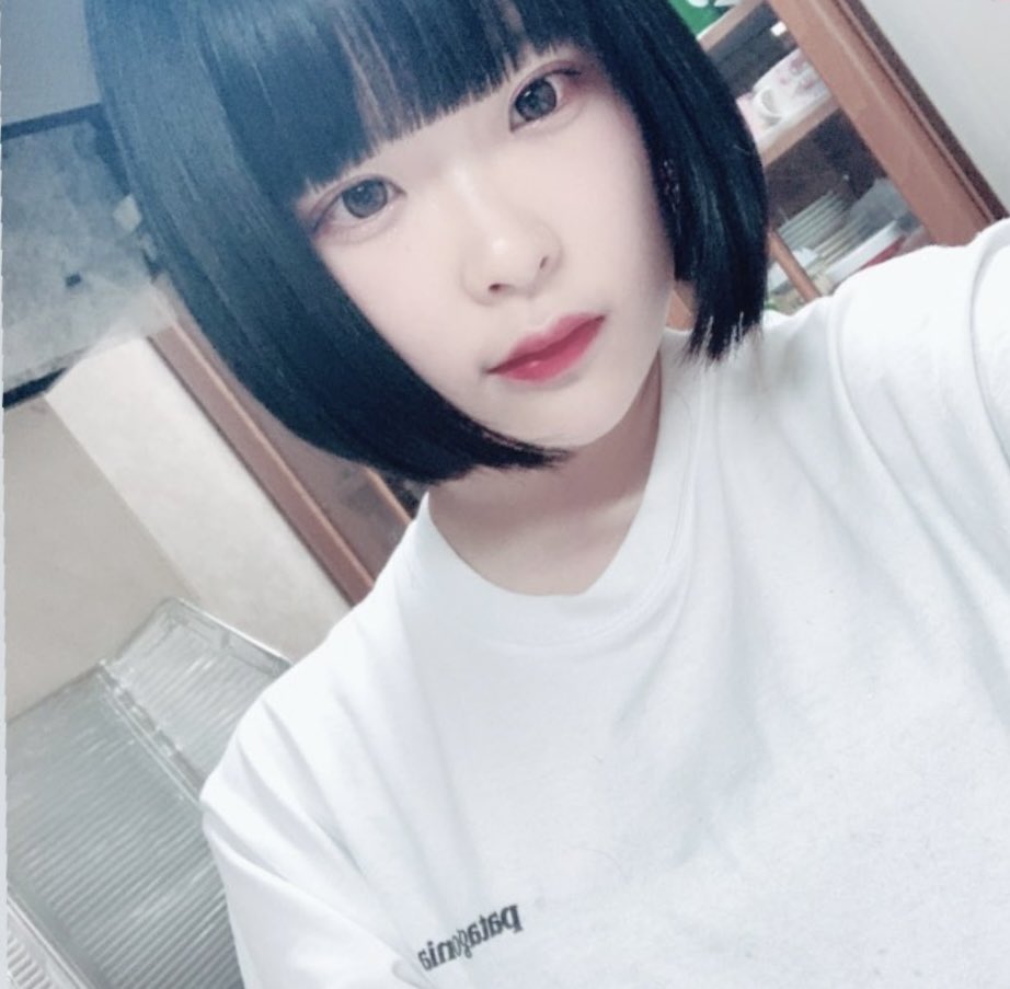 これは2020年のゼ(この時はまだ鼻と目頭切開してない) 昔の写真を見る