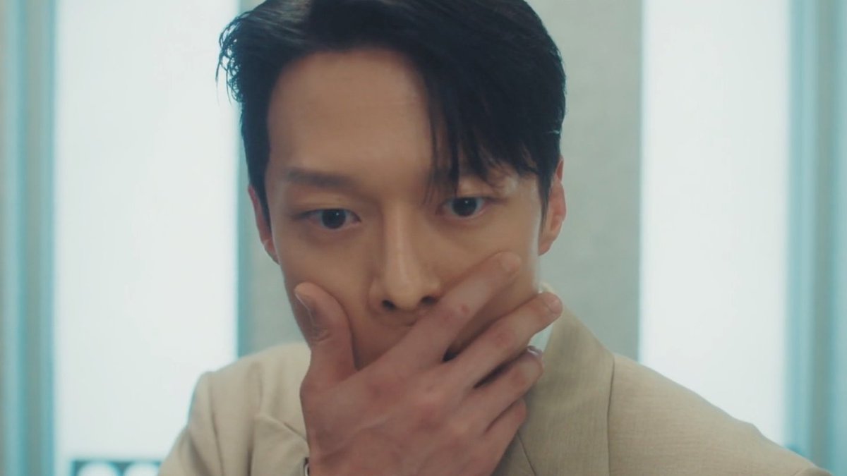whiterosestea's tweet image. Jang Kiyong has truly nailed his portrayal of Jihyeok. The character fits him so perfectly it feels like the role was written for him. The way he delivers every emotion so vividly — each in a completely different tone is truly impressive

#DynamiteKiss #JangKiYong