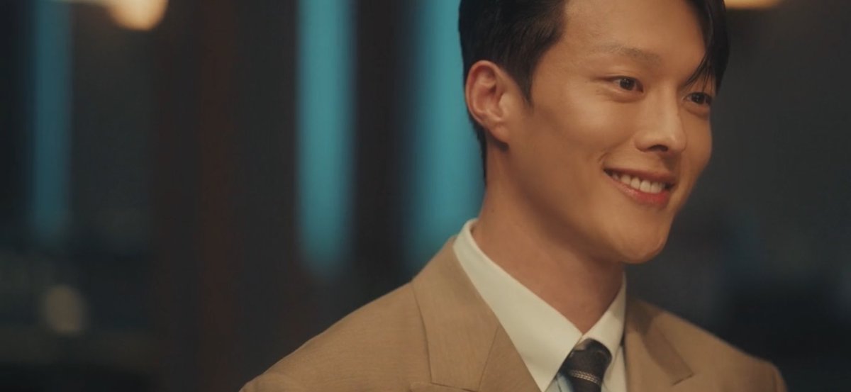whiterosestea's tweet image. Jang Kiyong has truly nailed his portrayal of Jihyeok. The character fits him so perfectly it feels like the role was written for him. The way he delivers every emotion so vividly — each in a completely different tone is truly impressive

#DynamiteKiss #JangKiYong
