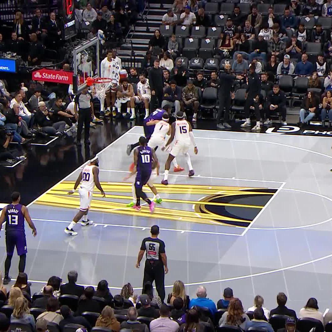 deebo with some bag work 🧳