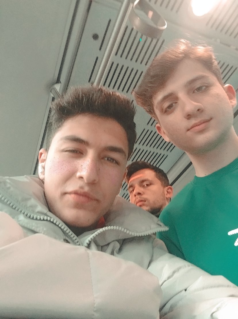 Arkadaki abiyi tanımıyoruz.