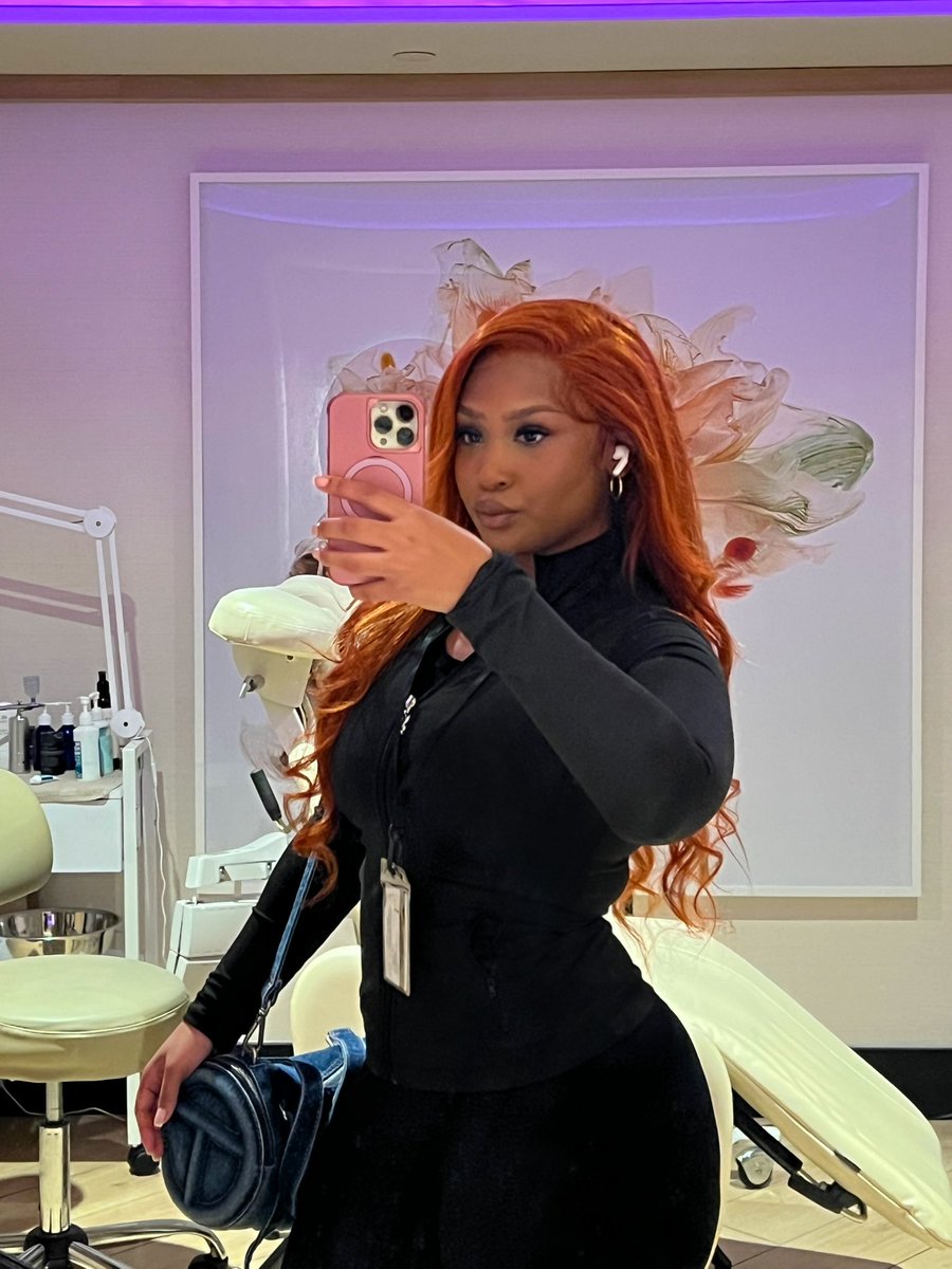 intuitivebih's tweet image. I barely take pics my ass be slaving away but here 😁