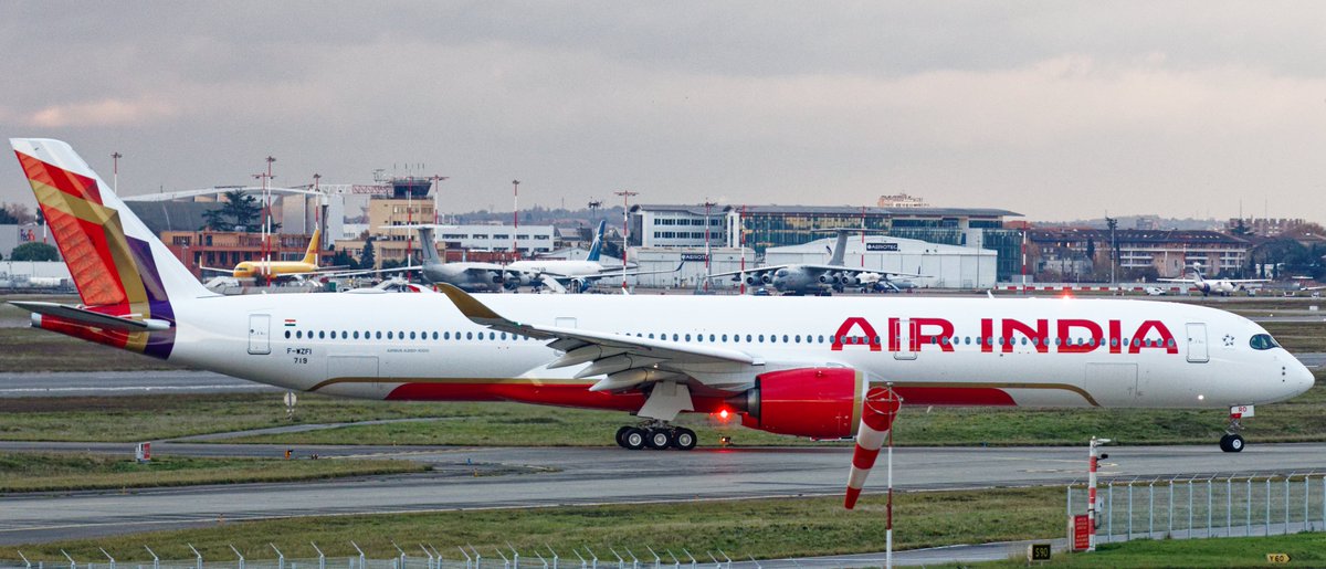 Vinamralongani's tweet image. India and @airindia&apos;s first A350-1000 (to be registered VT-JRO) was spotted at the home of @Airbus in Toulouse yesterday by A380_TLS_A350 during taxi and rejected takeoff tests. These are key checks undertaken ahead of delivery of a brand new aircraft.
#AvGeek