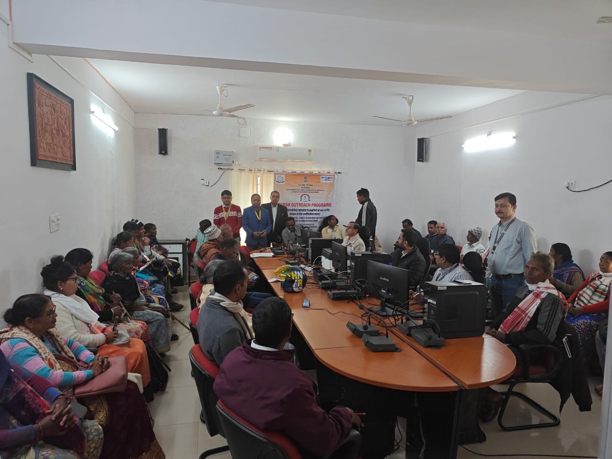 suryacommand's tweet image. &quot;𝗥𝗲𝗮𝗳𝗳𝗶𝗿𝗺𝗶𝗻𝗴 𝗢𝘂𝗿 𝗖𝗼𝗺𝗺𝗶𝘁𝗺𝗲𝗻𝘁 𝘁𝗼 𝗩𝗲𝗲𝗿 𝗡𝗮𝗿𝗶𝘀 𝗮𝗻𝗱 𝗩𝗲𝘁𝗲𝗿𝗮𝗻𝘀&quot;

Under #ShauryaSamvad, a veteran outreach programme was organised by Station Headquarters, #Ranchi, Jharkhand and Bihar Sub Area at #Danapur, the native district of Param Vir…