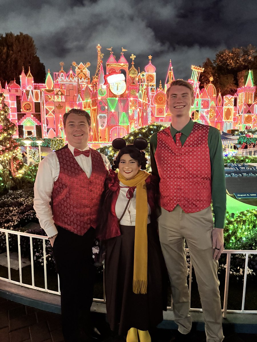 thederpyhipster's tweet image. ❌ single 
❌ taken
✅ always third wheeling @MHawk9955 and @_ams7_ 🫡