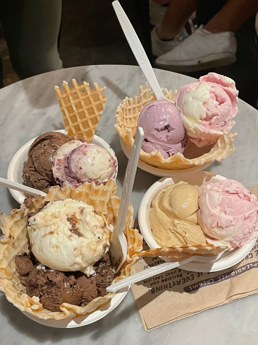 lemonnheads's tweet image. ⋆.ೃ࿔.𖥔 ݁ ˖*:･༄

this or that poll:
&amp;lt;--        --&amp;gt;
ice cream!! °❀.*

#edtwt #ricecaketwt #foodpoll