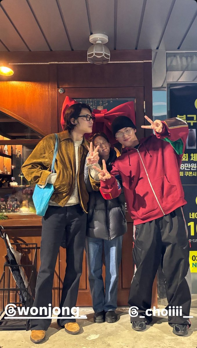 Ss2_cccc's tweet image. イジョンウォンとヒョヌクがイヨンちゃんとユスミン監督に負けた姿、完全にダウンしてておもろい