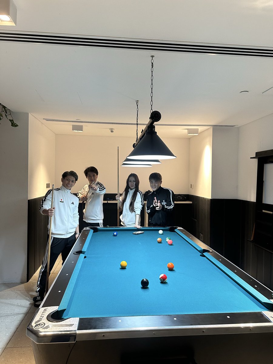 haruto__621's tweet image. 昨日はJapan teamでビリヤードしてたら
フランス🇫🇷人とビリヤード勝負する事になって仲良くなって今日多分20人位応援に来てくれるらしい🔥‼️😂

こっちで謎にばり友達できてる
会場にも友達ばりできたし笑