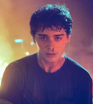 acnolira's tweet image. QUE CARALHO DE FINAL FOI?!?!?!?!?!?! PUTAQUEPARIU, OQQQQQ?? 
WILLIAM BYERS TEM PODERES, A KALY TÁ SENDO USADA DE ACESSO PRO MUNDO INVERTIDO, O HOPPER IA SE EXPLODIR, AS CRIANÇAS FORAM LEVADAS, A HOLLY AINDA TA DESAPARECIDA, A MAX TA VIVA MAS PRESA.
CARALHOOOO!!!!!!