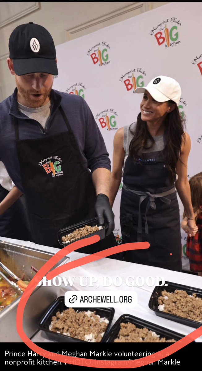 bornfirstkindly's tweet image. This woman isn&apos;t an inch over 5&apos;2&quot;. If that.

#Supermodel