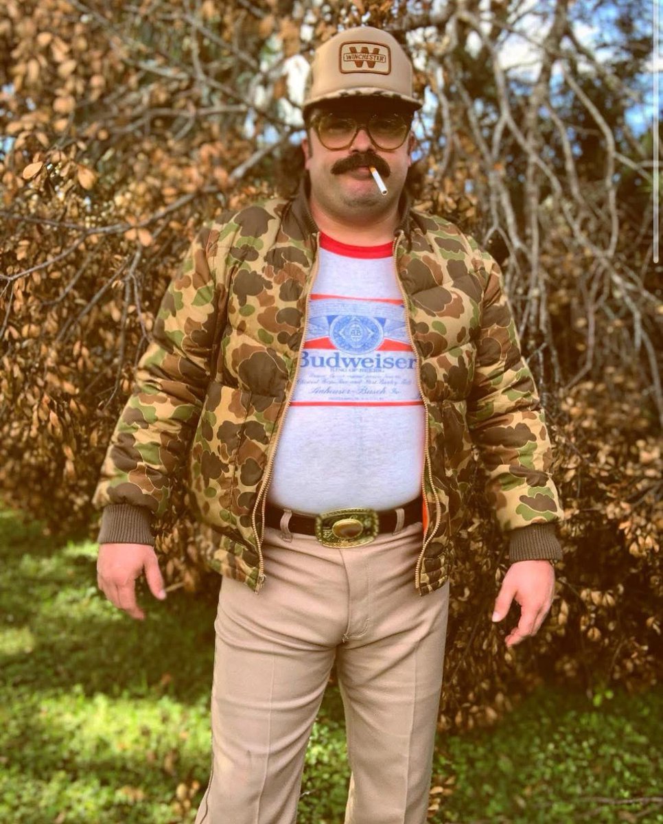 Image for the Tweet beginning: Full as a tick and