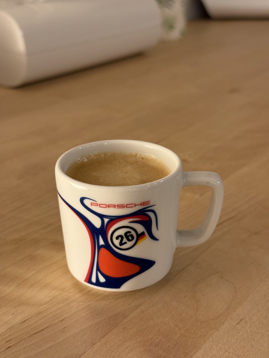 fernandezavocat's tweet image. Café! C’est donc le café de l’avant-dernier jour de la semaine, c’est le café du jeudi. Ce café qui a presqu’un goût de fin de semaine. Il manque juste la dernière ligne droite de demain. Et sinon je vous souhaite de passer une bonne et belle journée! Go! ☕️