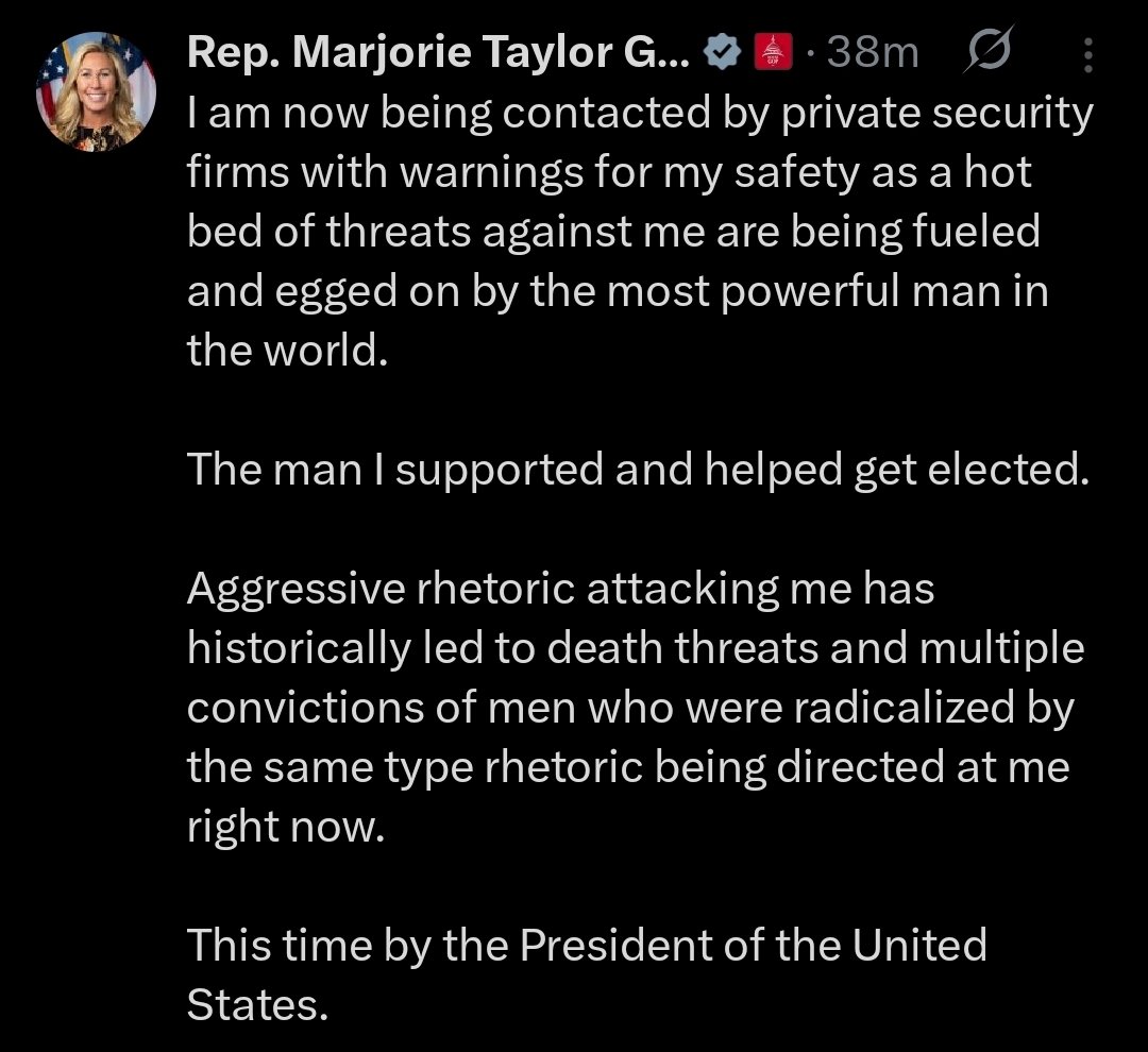 ClarkKentE29's tweet image. #TwitterNews: Am tale as old as time:
▪︎ #Trump says mean things to MTG
▪︎ #MarjorieTaylorGreene am get threats from MAGA-cult 
▪︎ Bodyguards make serious book!