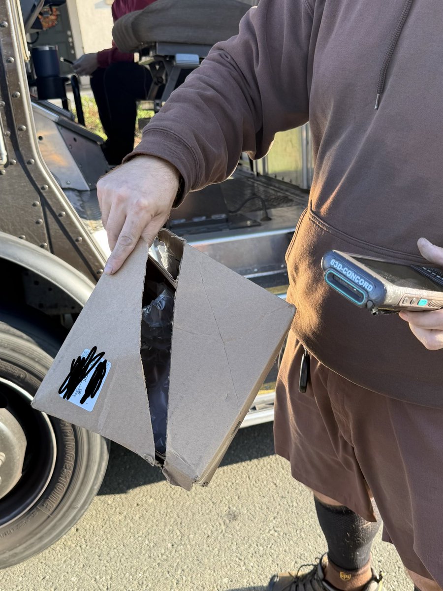 Queen bay tweet media