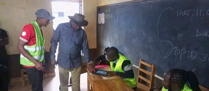 kenyatalkforum's tweet photo. Mbeere North by-election: DP leader Justin Muturi has cast his vote. https://t.co/VAhNiw0cZc