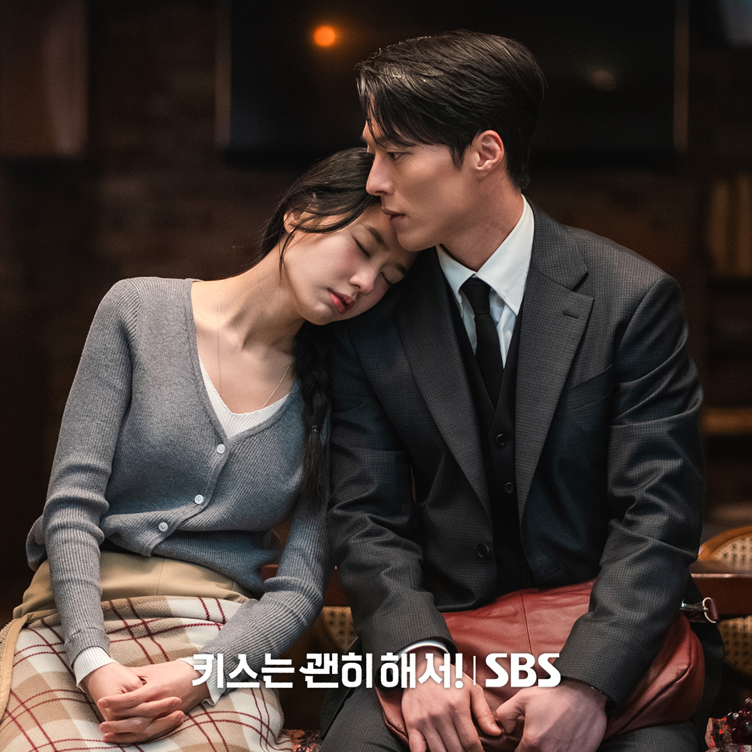 SBSNOW's tweet image. 속이는 사람 3명 속는 사람 1명
도파민 터지는 사각관계 대 맛집🤭

SBS 수목드라마 &amp;lt;키스는 괜히 해서!&amp;gt;
☞ [수,목] 밤 9시

#SBS수목드라마 #키스는괜히해서
#DynamiteKiss #스틸
#키스는괜히해서스틸 #키괜스틸
#장기용 #안은진 #김무준 #우다비