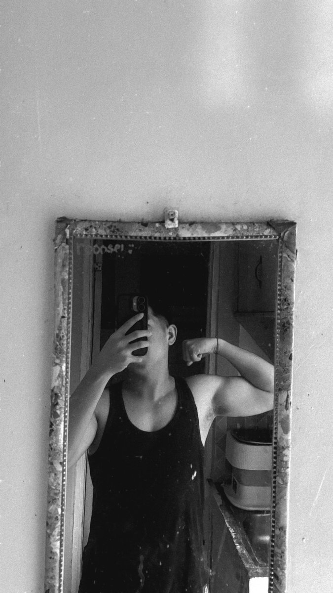 Lee Vogue tweet media