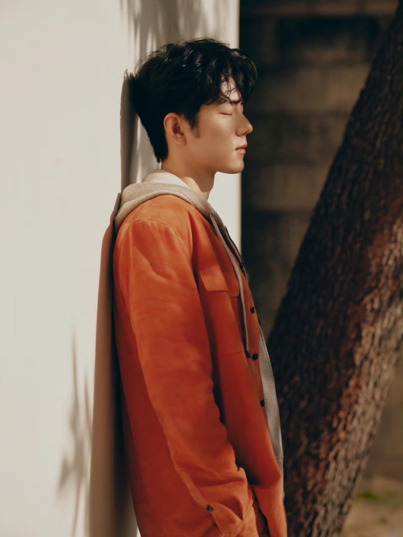tuanoy_wz's tweet photo. สตูอัพเดตหล่อมากกกกกกกกกก😭😭

Cr.肖战工作室 https://t.co/Fd7nZv93TI