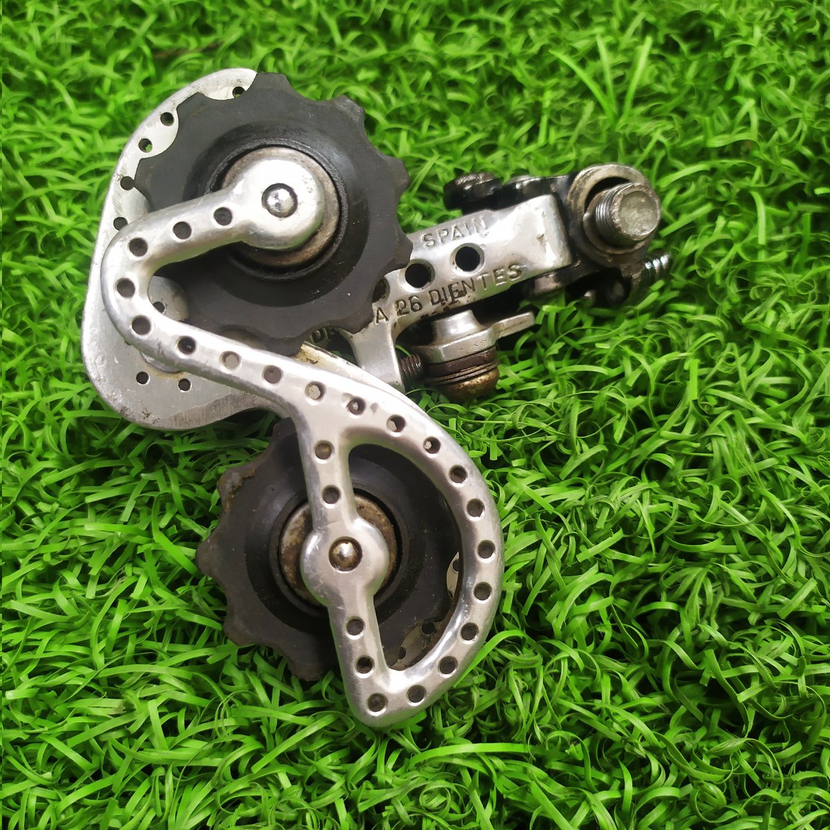 Hy_Drian's tweet image. RD `ZEUS 8Speed (Alloytitanium)
Made In Spanyol 
Sangat Langka di indo kyak nya , Kali aja ada yg butuh , dari pada ga saya pake . 

800 K 

081331496048
#Fnfjb