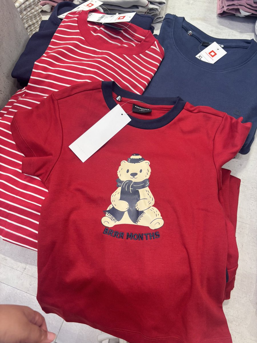 jen112485's tweet photo. Twinning na tayo kahit sa tshirt lang to @_AZMartinez 😅 @PENSHOPPE
#AZMartinez #ClubPen #Penshoppe #AzRalph ❤️ https://t.co/nhj3jCW2xQ