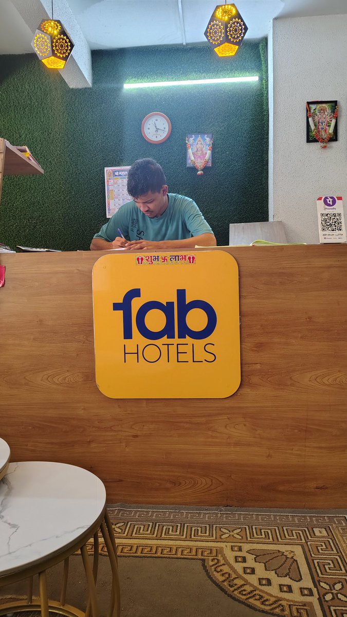 SHIVAMASATI20's tweet photo. @FabHotels @_Fab_hotel

Such a trash hotel service in India, denined room even though booked online and asking me to pay extra and cancel booking to book it offline 

Hotel : Fabbotel Eon It park white House In https://t.co/dIVJ176f4V