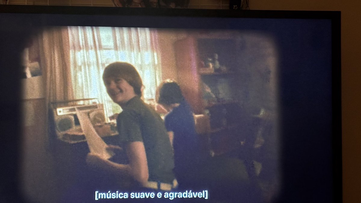 wheelercrf's tweet image. eu tô aos prantos com isso. todas as melhores memórias do will sendo gravadas, enquanto o monólogo da robin sobre ser quem você é no fundo. meu deus entreguem todos os prêmios para stranger things