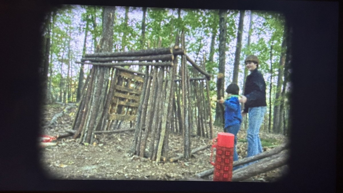 wheelercrf's tweet image. eu tô aos prantos com isso. todas as melhores memórias do will sendo gravadas, enquanto o monólogo da robin sobre ser quem você é no fundo. meu deus entreguem todos os prêmios para stranger things