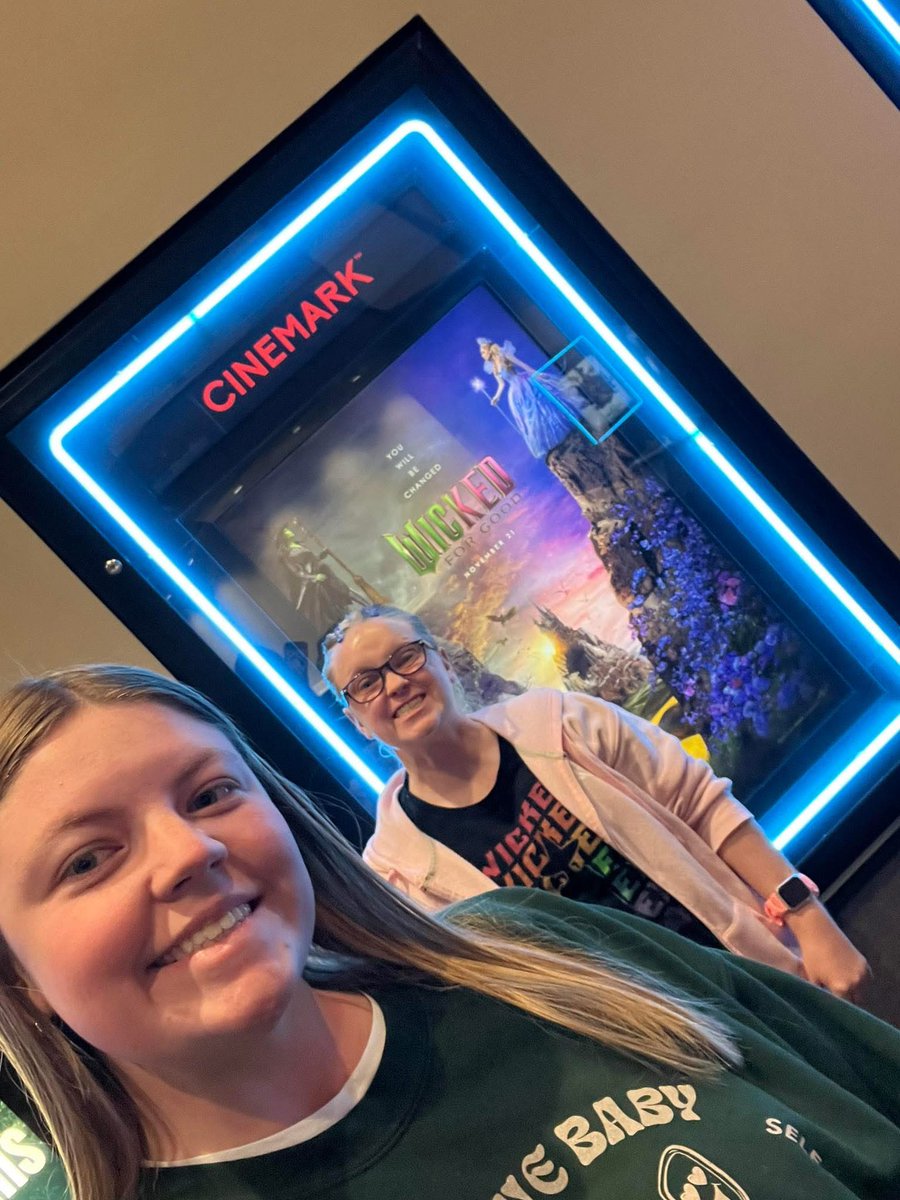 stephaniee9101's tweet photo. Tonight, my sister and I had the opportunity to see Wicked: For Good at the movie theater!!  I love spending time with my sister and making these amazing memories together that I will always remember forever!! https://t.co/UGKHQCwvxk
