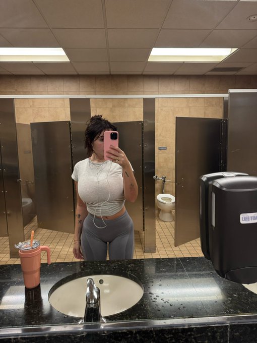 Gym gym https://t.co/IXH73zZ18B